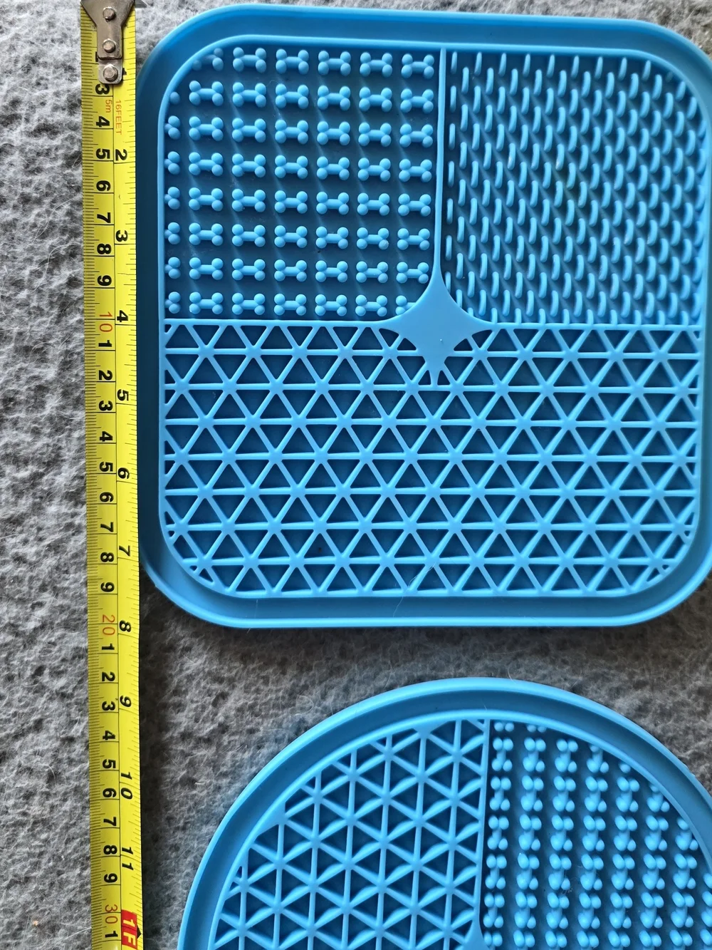 Blue Interactive Silicone Lick Mat & Fruit Treats